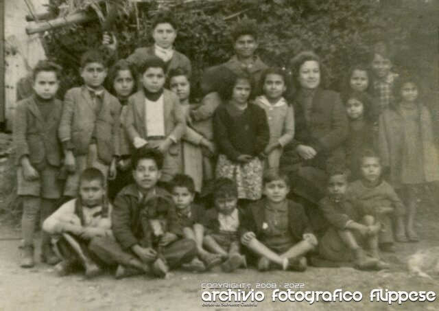 1941-Scuola-elementare-Belvedere-maestra-Zaccone-a